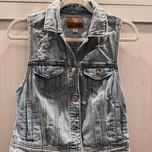 American Eagle Distressed Denim Vest size Small NWT